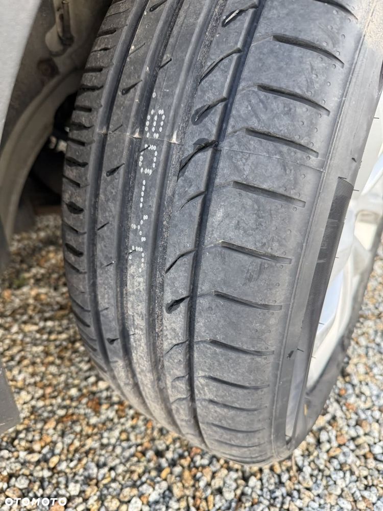 Ford Kuga 2.0 TDCi 2x4 Titanium - 14