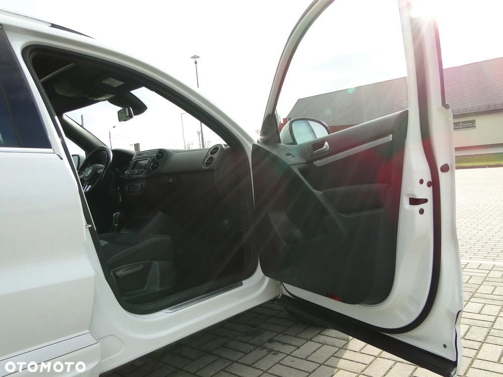 Volkswagen Tiguan 2.0 TDI 4Mot Perfectline R-Style DSG - 24