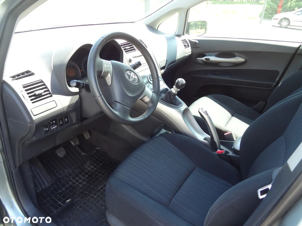 Toyota Auris 1.33 VVT-i 2010 - 8