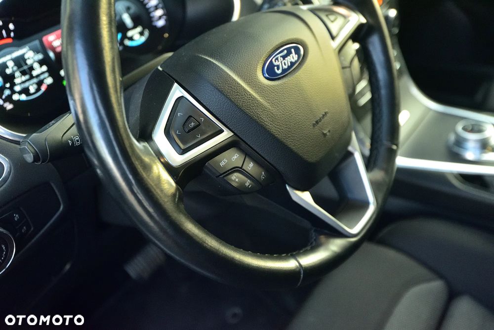 Ford S-Max 2.0 EcoBlue Titanium - 24