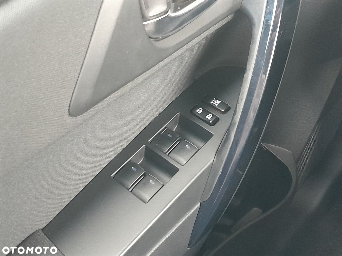 Toyota Auris - 22