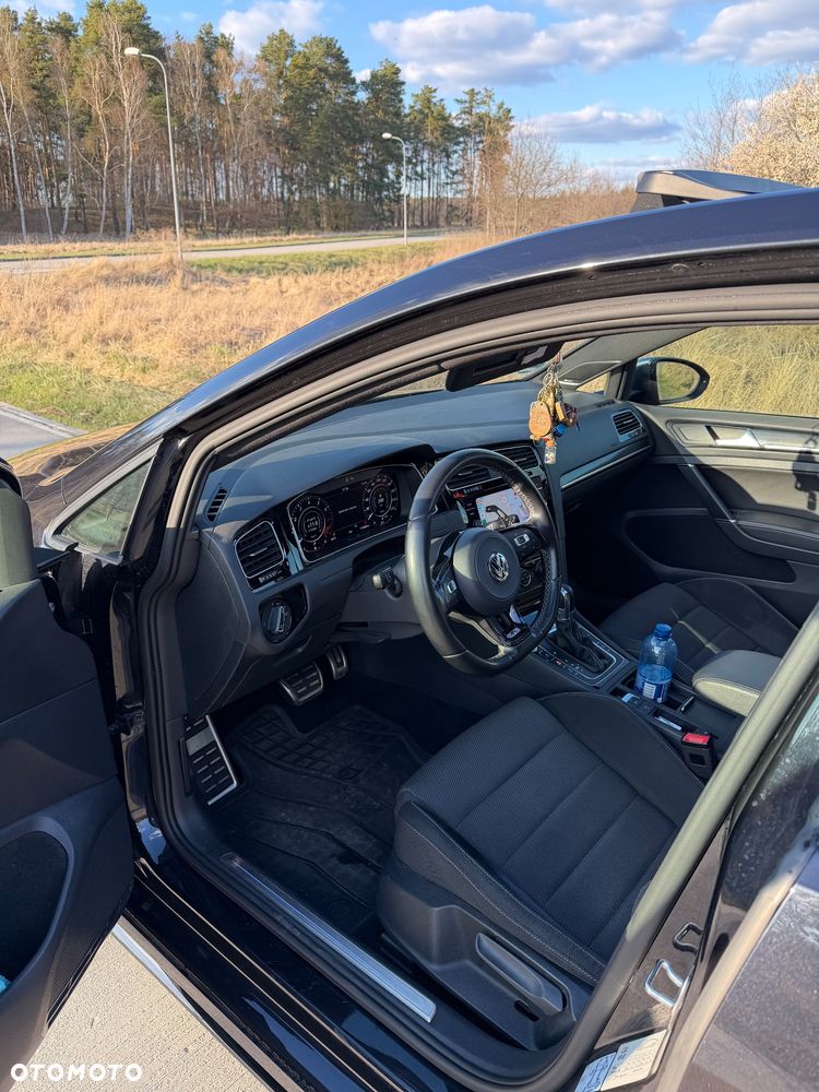 Volkswagen Golf - 6