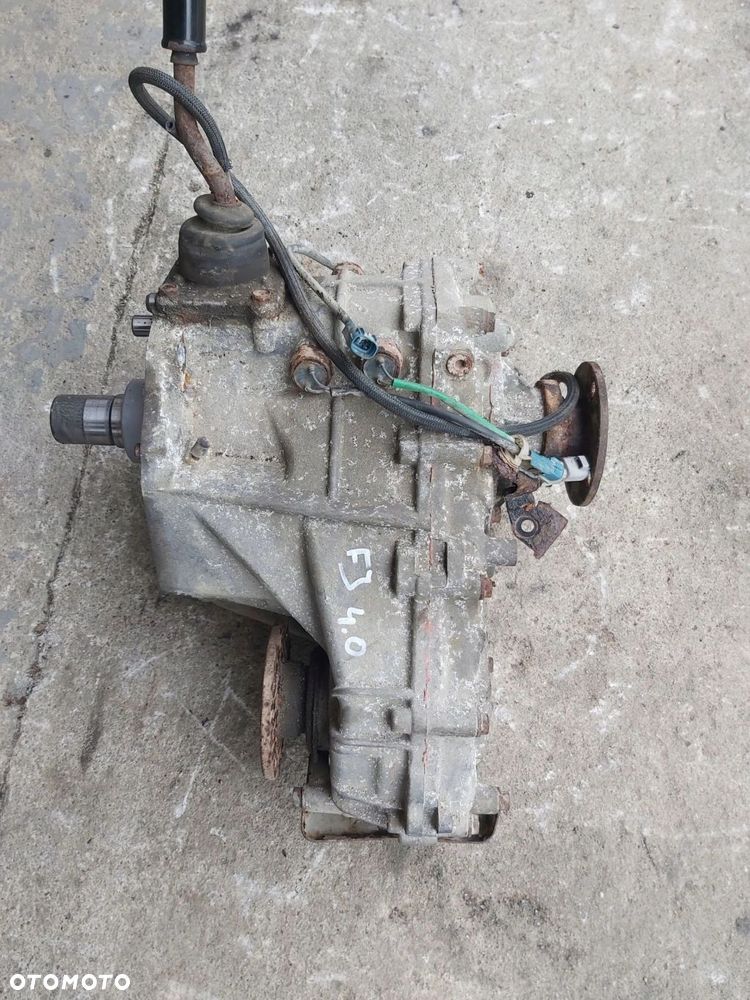 Toyota FJ Cruiser REDUKTOR skrzyni biegów 4,0 V6 automat - 4