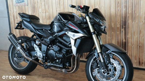 Suzuki GSR