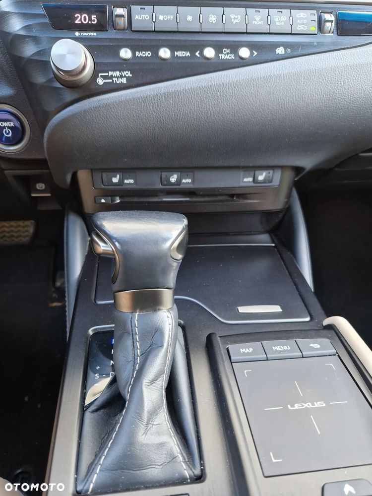 Lexus ES 300h Business Edition + - 14