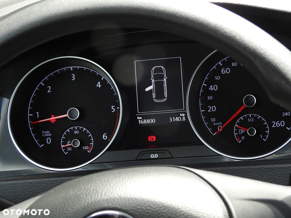 Volkswagen Golf - 10