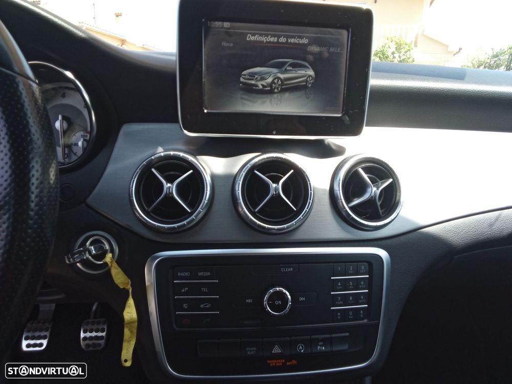 Mercedes-Benz CLA 180 d Shooting Brake AMG Line - 20