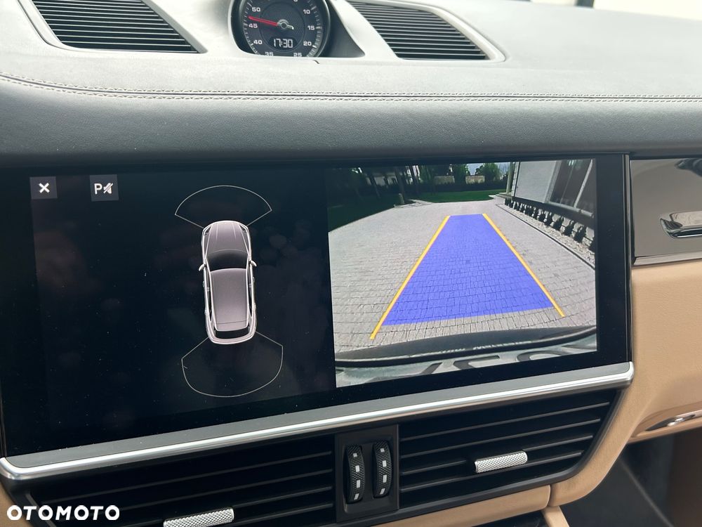 Porsche Cayenne S - 32