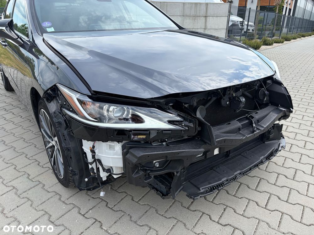 Lexus ES 300h - 2
