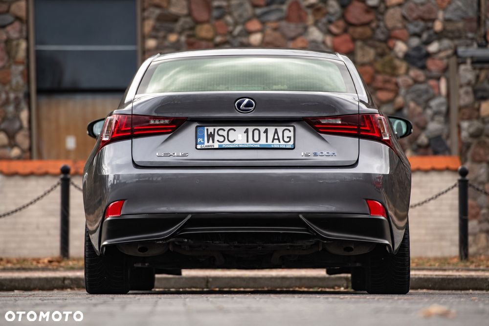 Lexus IS 300h Business - 6