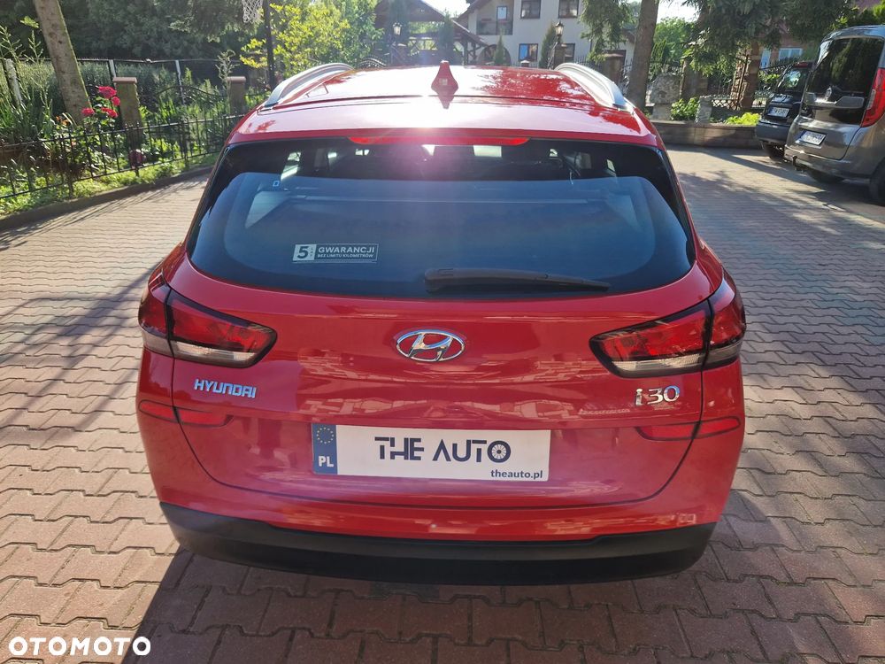 Hyundai i30 1.5 DPI Classic + - 33