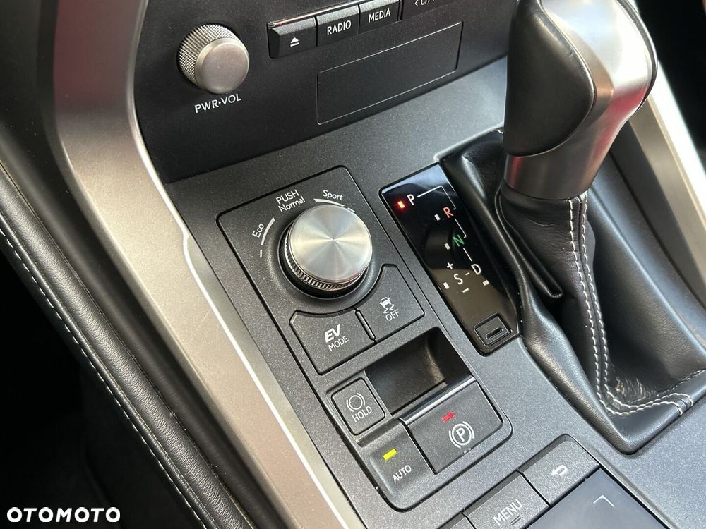 Lexus NX 300h F Impression AWD - 23