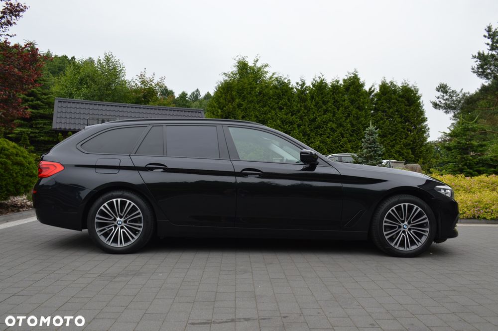 BMW Seria 5 520d xDrive Sport Line sport - 9
