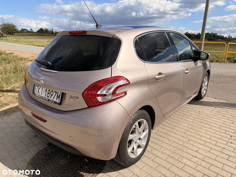 Peugeot 208 - 4