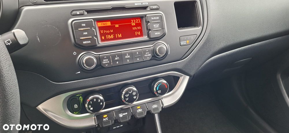Kia Rio - 36