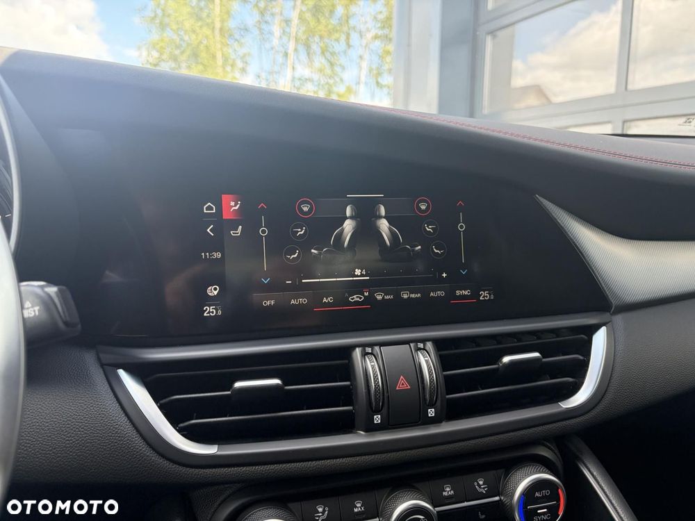 Alfa Romeo Giulia 2.0 Turbo Tributo Italiano Q4 - 27