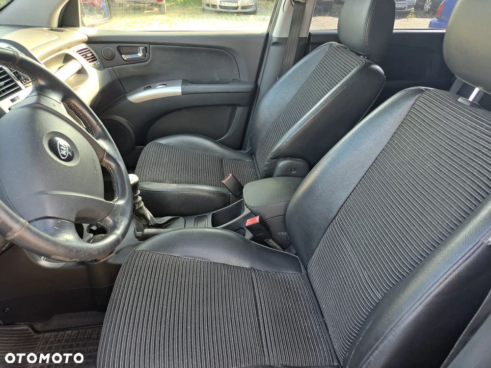 Kia Sportage 2.0 CRDi Freedom - 28