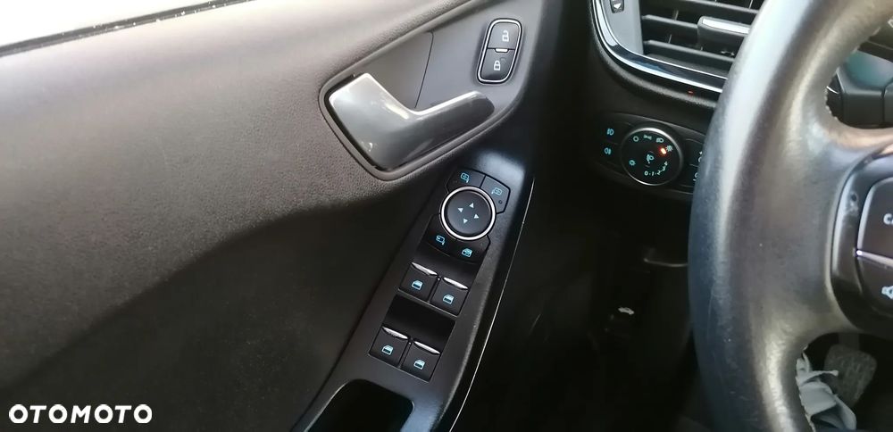 Ford Fiesta 1.5 TDCi S&S VIGNALE - 19