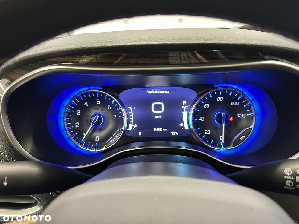 Chrysler Pacifica - 19