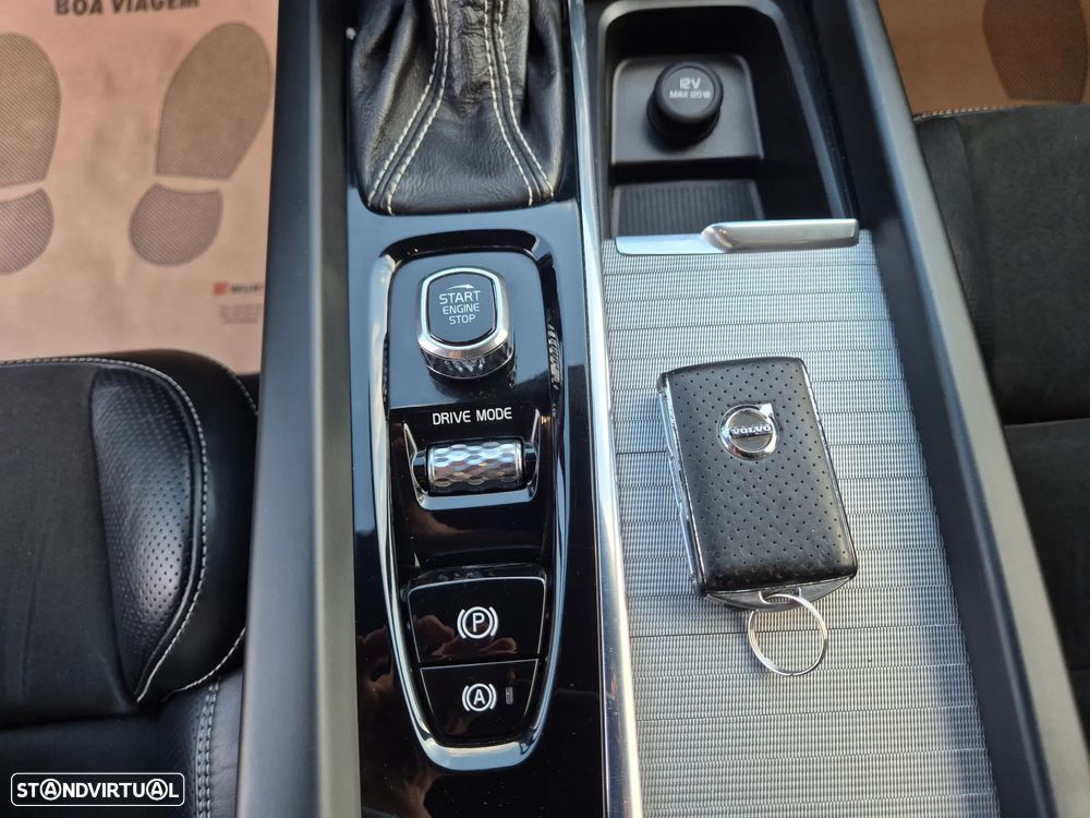 Volvo XC 60 2.0 D4 R-Design AWD Geartronic - 43