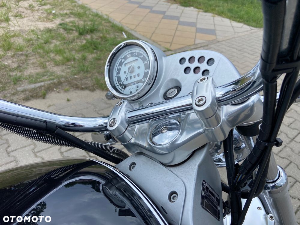BMW R - 8