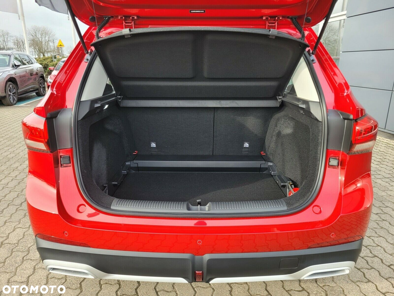 MG ZS Hybrid+ - 8