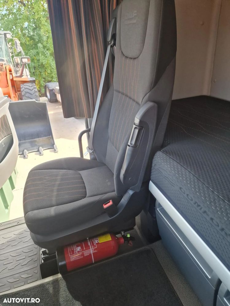 DAF XF 530, KIT BASCULARE, Cutie AUTOMATA+INTARDER 6 trepte, fuste sasiu, 530 CP Euro 6, jante ALUMINIU, Anv 315/80R22,5 70% ok, FRIGIDER, 2 paturi, girofaruri, parasolar, posibilietate leasing 3 ani, PROMOTIE 22.900 EUR+Tva - 34