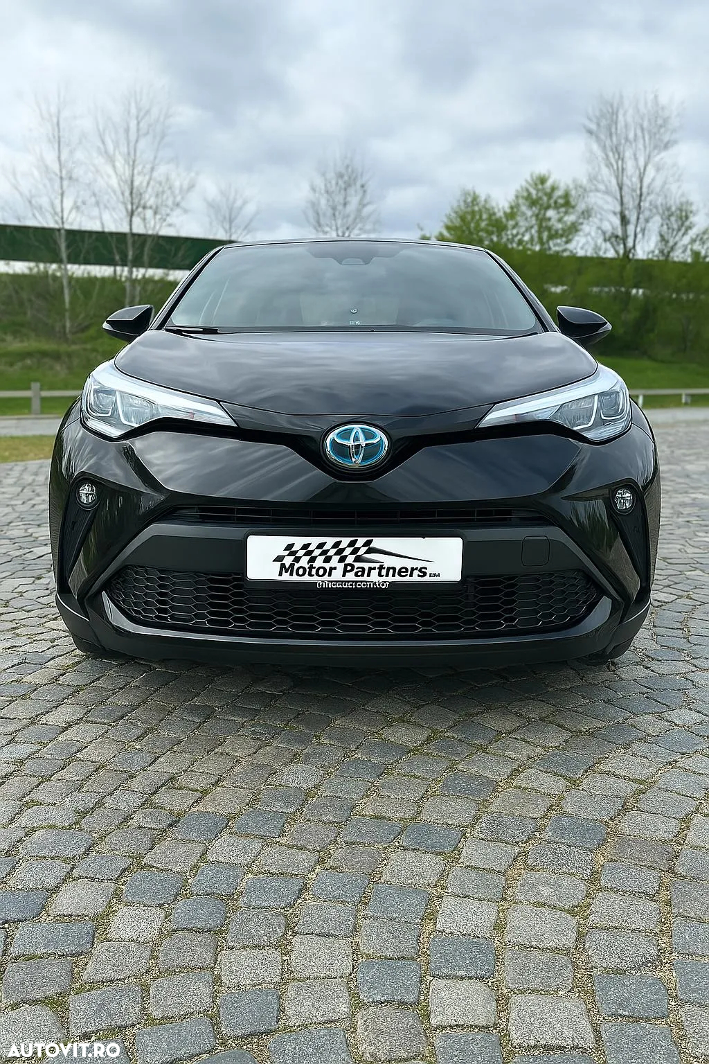 Toyota C-HR 2.0 HSD 184 CP 4x2 CVT Classy Bi-Tone - 3