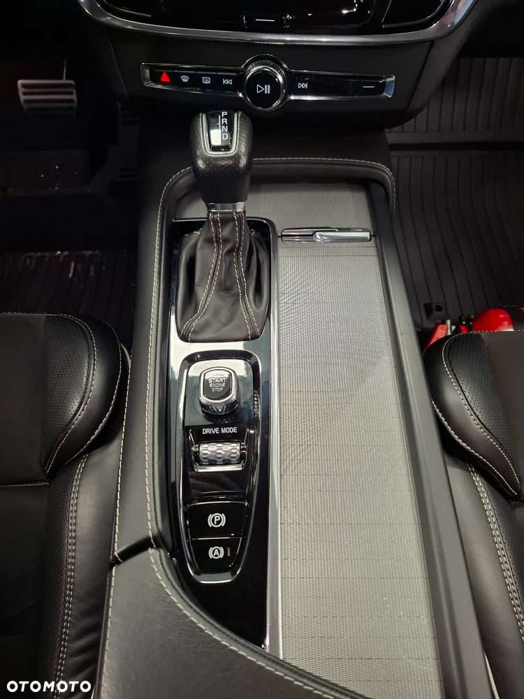 Volvo V90 D3 Geartronic R Design - 17