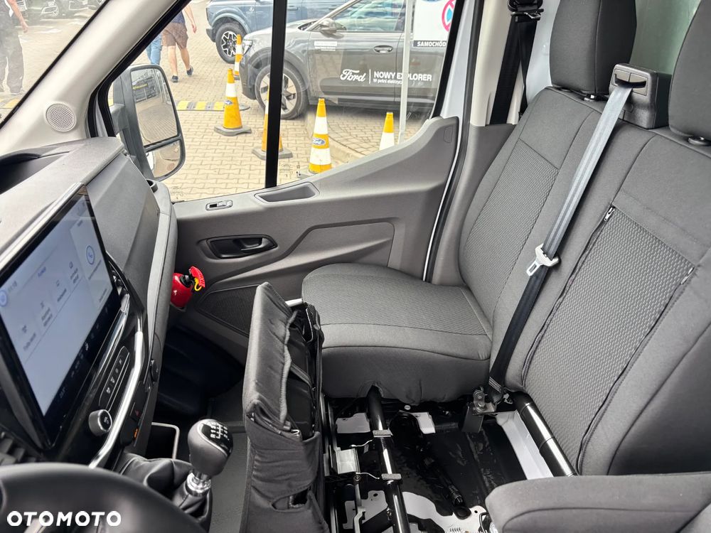Ford Transit - 12