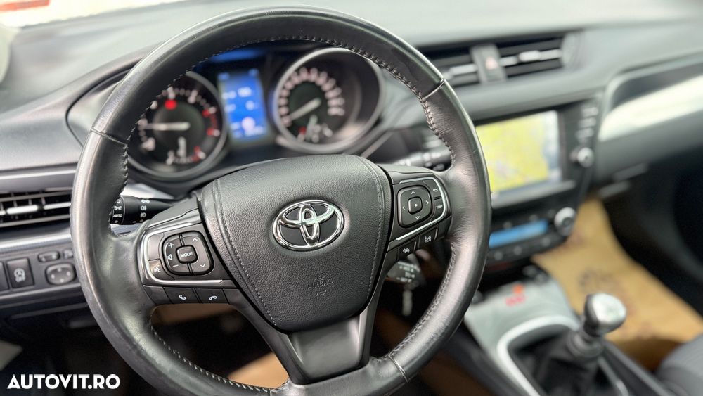Toyota Avensis 2.0 D-4D Executive - 16