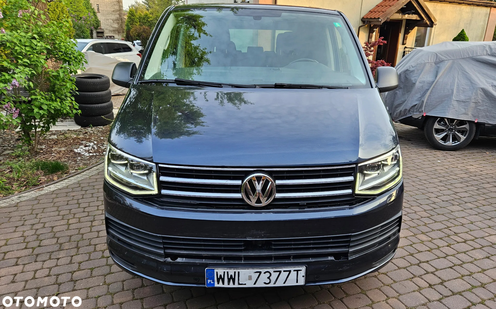 Volkswagen Multivan - 2