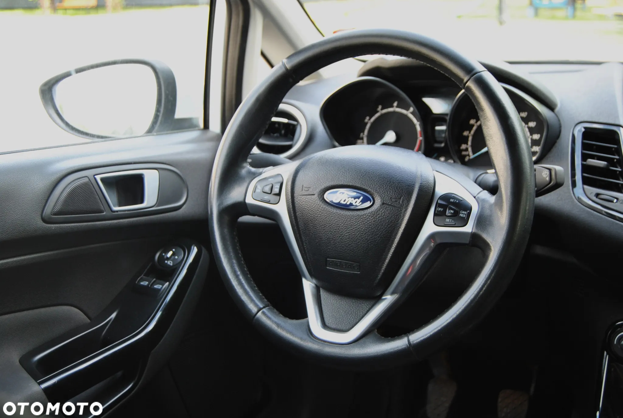 Ford Fiesta 1.0 EcoBoost Start-Stop Titanium - 10