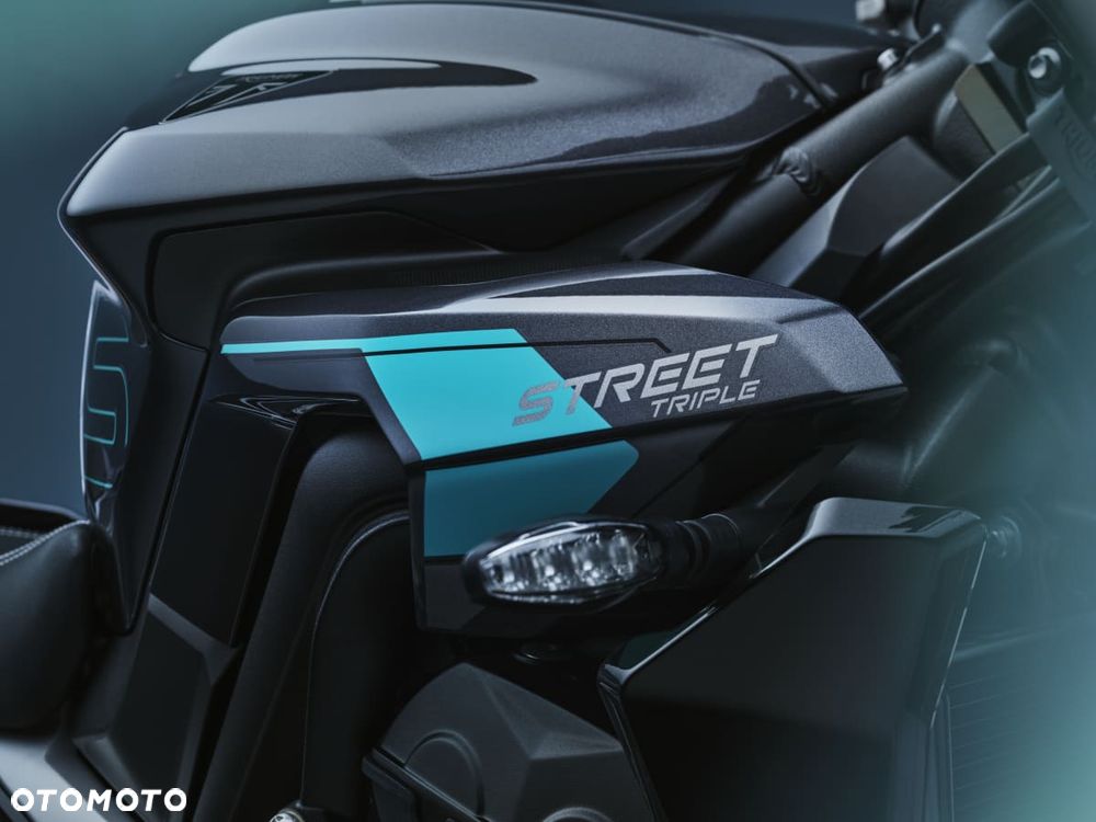 Triumph Street Triple - 12