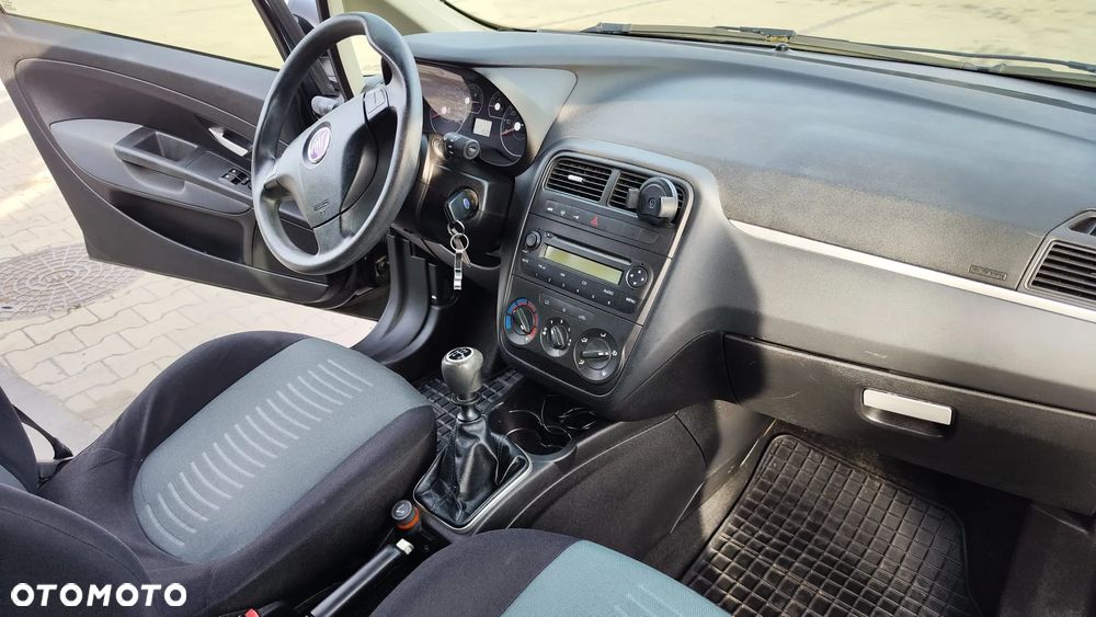 Fiat Grande Punto - 8