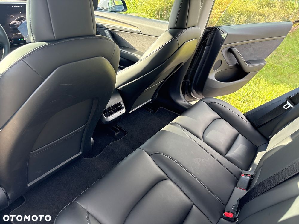 Tesla Model 3 - 24