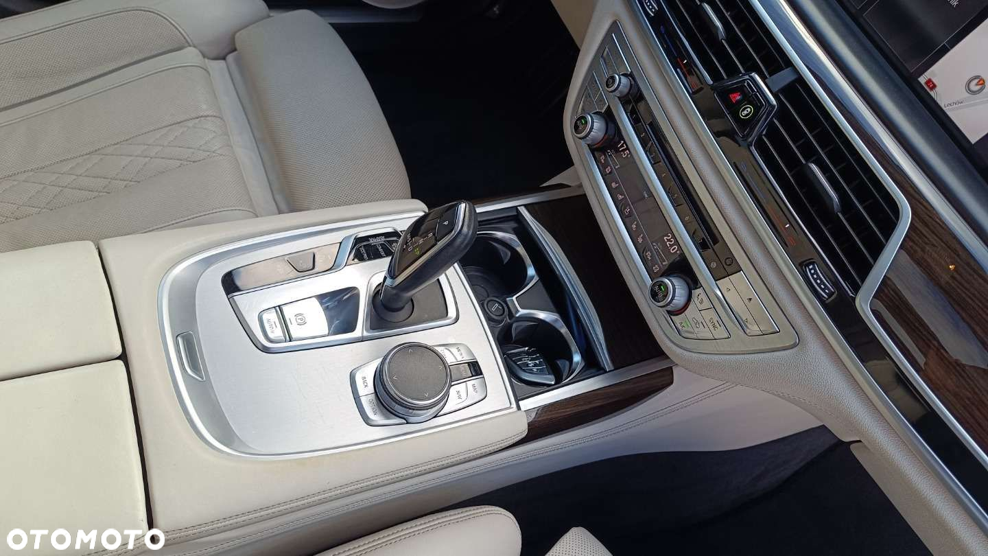 BMW Seria 7 - 25