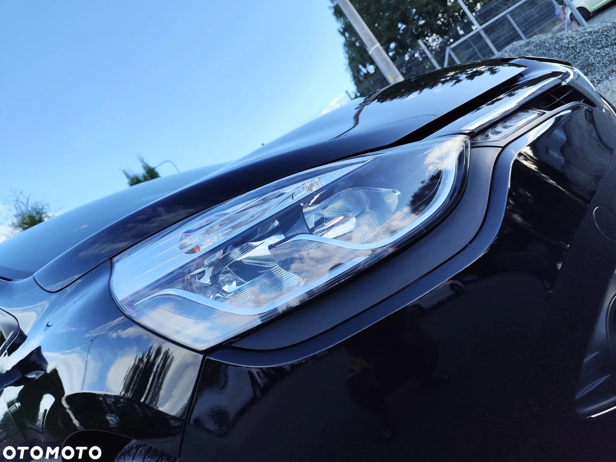 Renault Clio 1.2 16V 75 LIMITED - 19