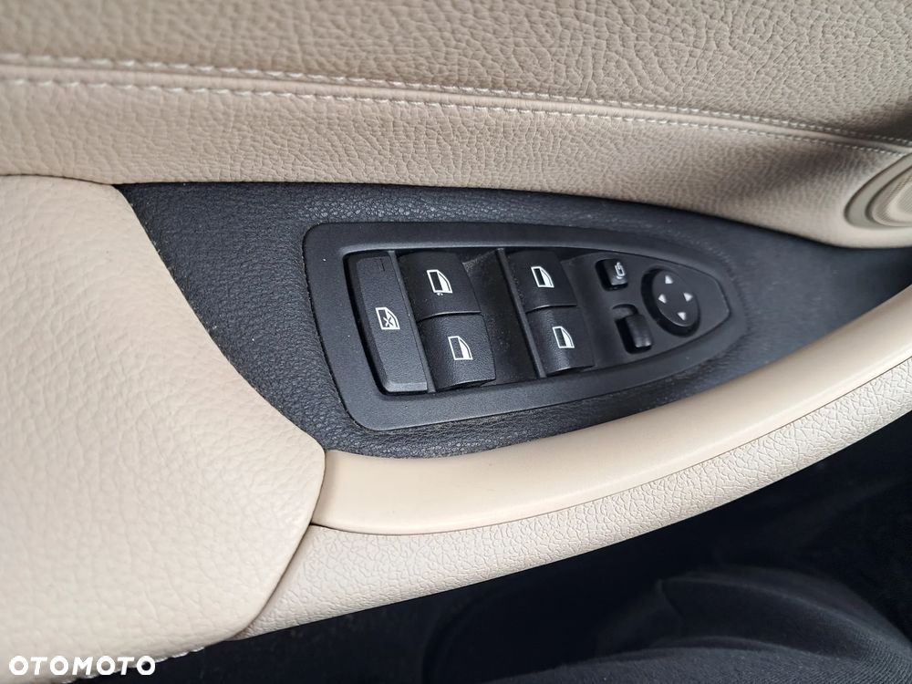 BMW X1 sDrive16d xLine - 14