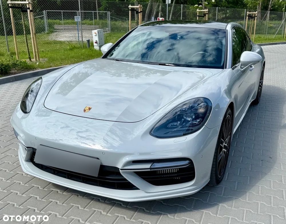 Porsche Panamera Turbo S e-Hybrid - 1