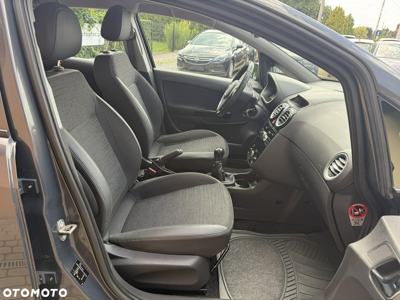Opel Corsa 1.4 16V Active - 20
