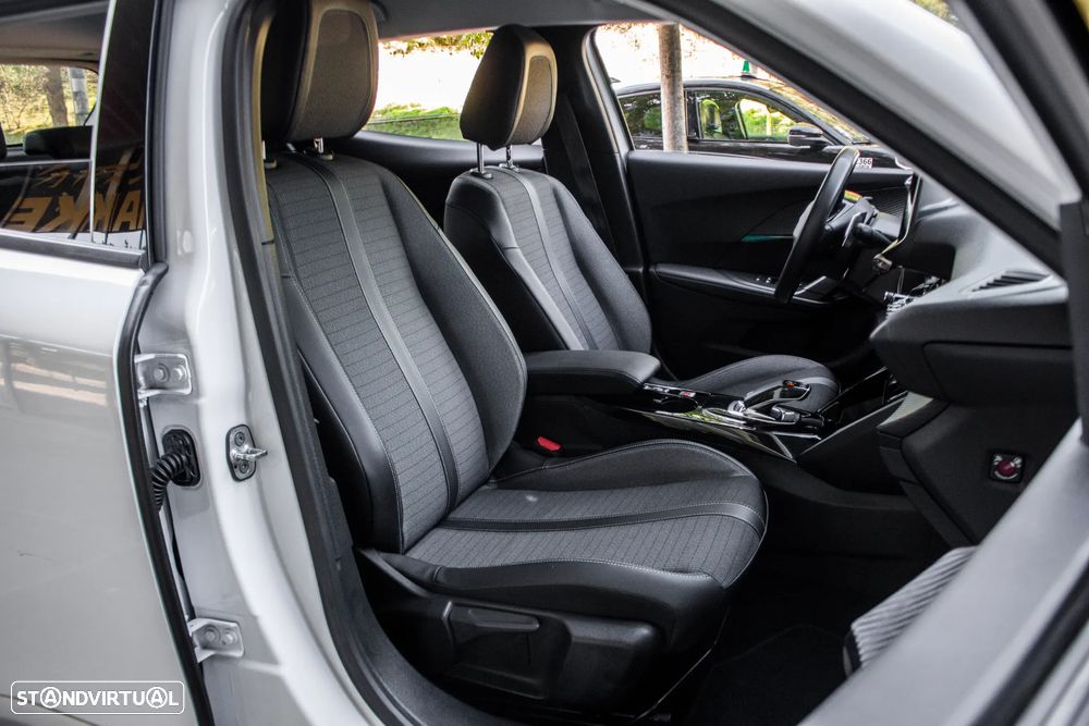 Peugeot 2008 1.2 PureTech Allure EAT8 - 25