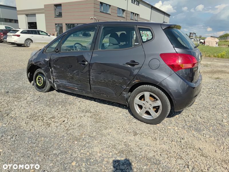 Kia Venga - 15