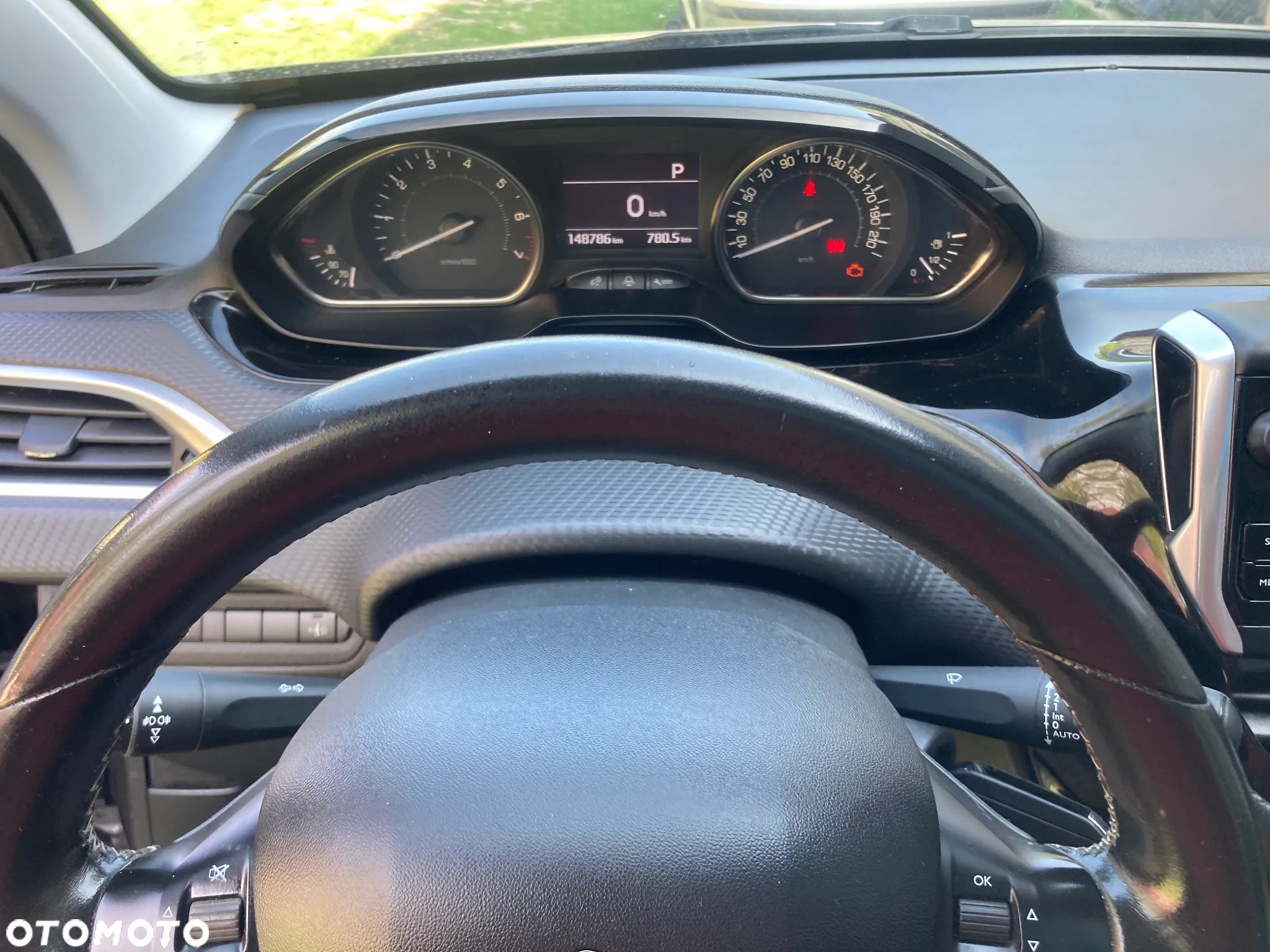 Peugeot 2008 1.2 Pure Tech Allure S&S EAT6 - 19