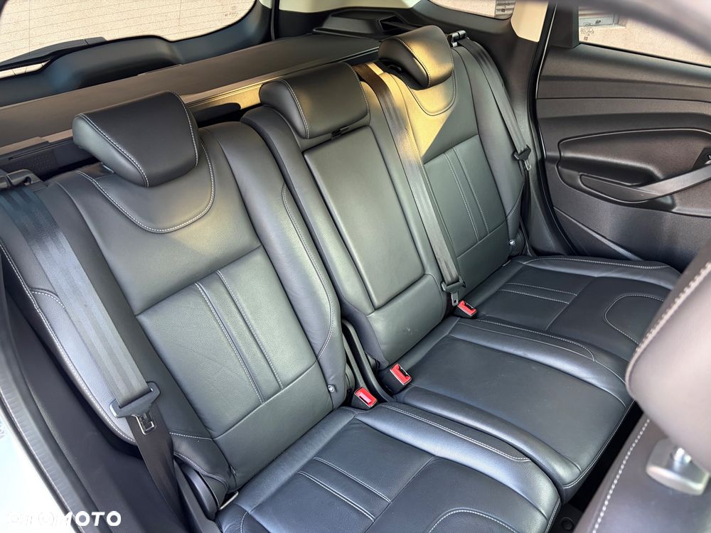 Ford Kuga 2.0 TDCi 4x4 ST-Line - 27
