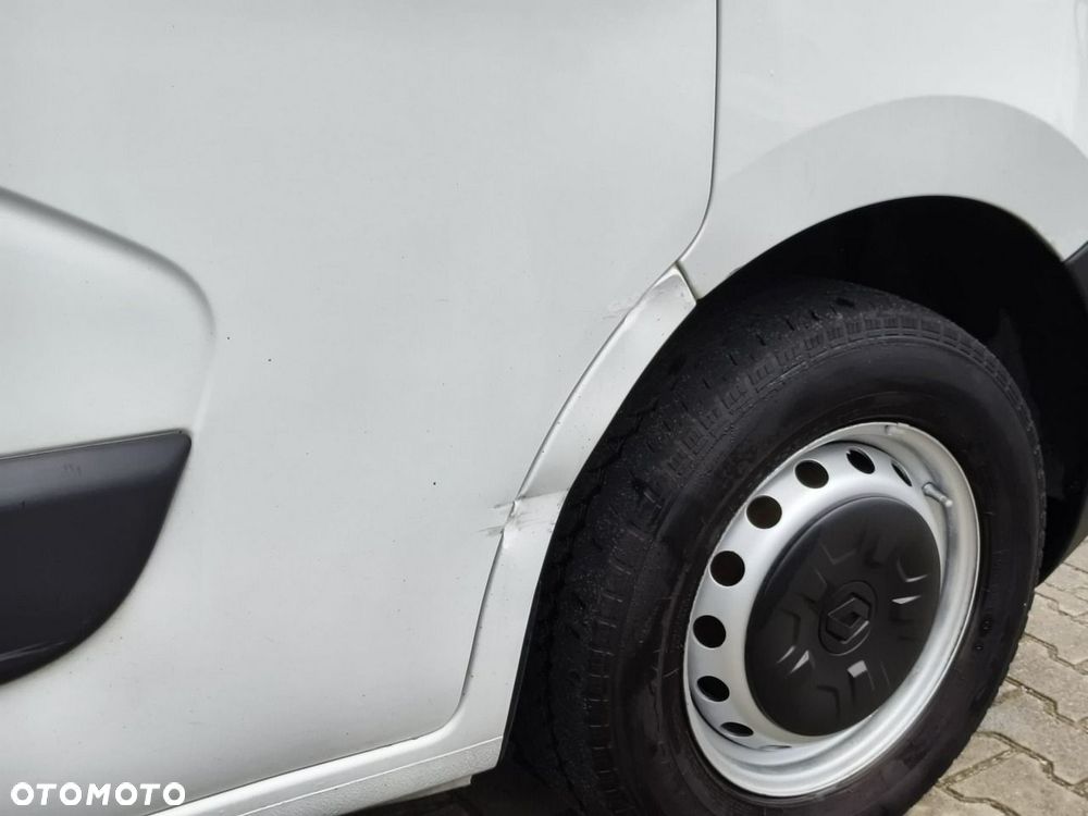 Nissan NV 400 - 18