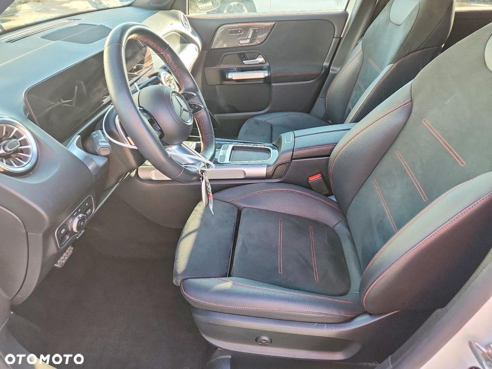 Mercedes-Benz GLB 250 4Matic 8G-DCT - 8