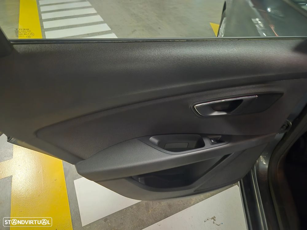SEAT Leon ST 1.6 TDI Style Ecomotive - 40