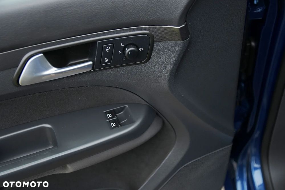 Volkswagen Touran - 25