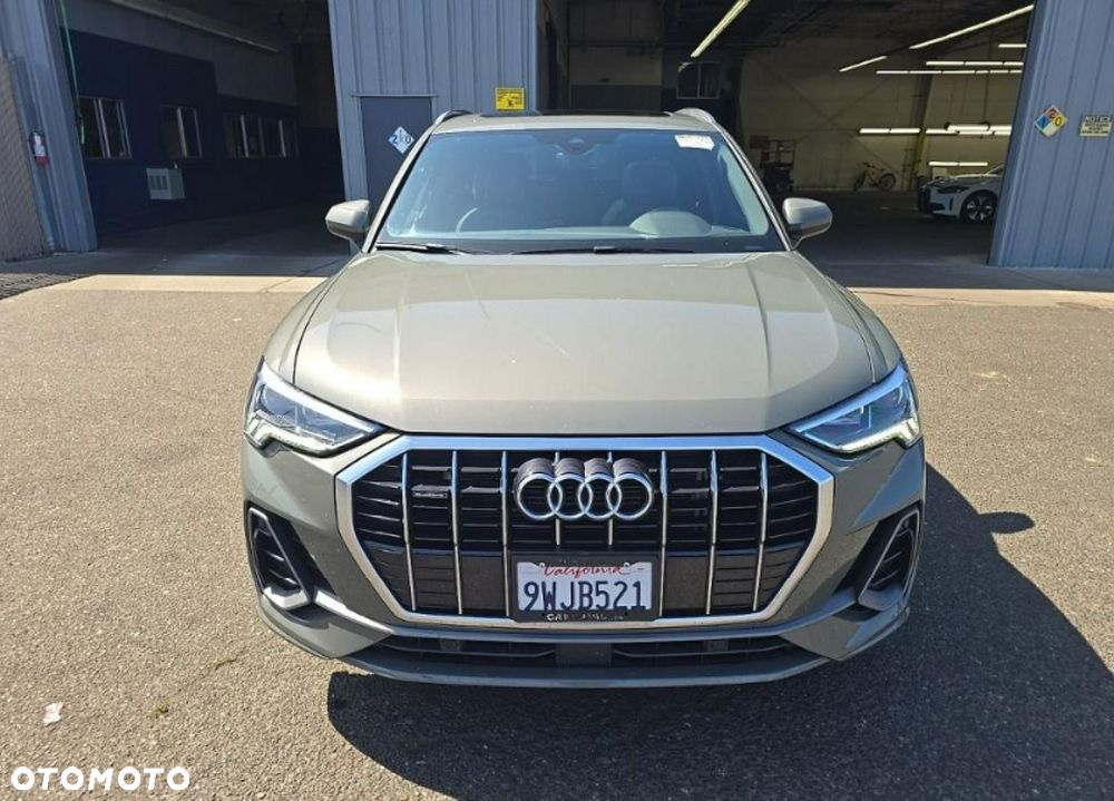 Audi Q3 2023 photo 2